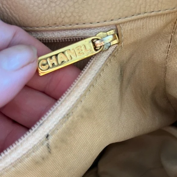 Chanel Caviar Petite Shopping Tote - Picture 14 of 15